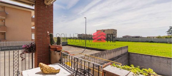 4 rooms House in Trecate, Italy No. 307114 24