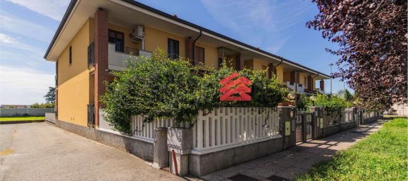 4 rooms House in Trecate, Italy No. 307114 38