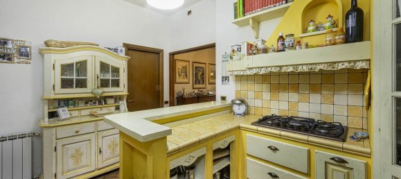 5 rooms House in Rome, Italy No. 13864 10