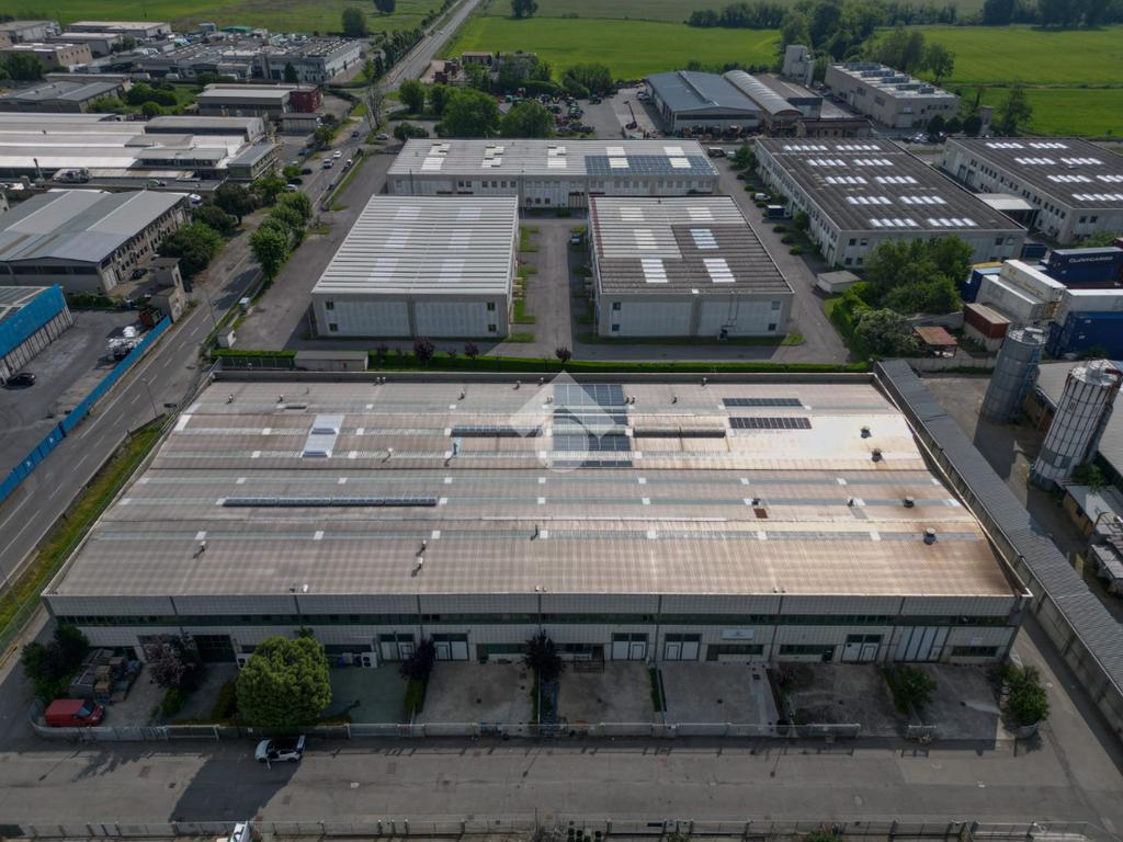 2 rooms Warehouse in Zelo Buon Persico, Italy No. 61120