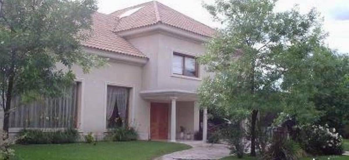 Casa de 5 dormitorios en Pilar, Argentina No. 68083