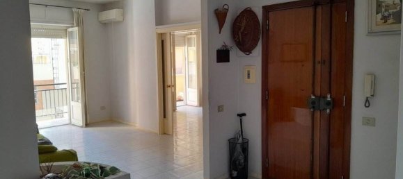 6 rooms Apartment in Cagliari, Italy No. 16083 4