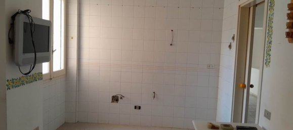 6 rooms Apartment in Cagliari, Italy No. 16083 16