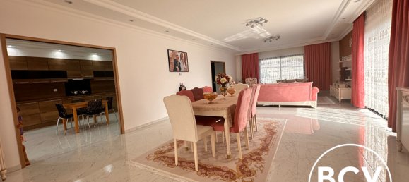 5 bedrooms House in Luisant, France No. 159673 7