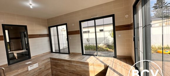 5 bedrooms House in Luisant, France No. 159673 15