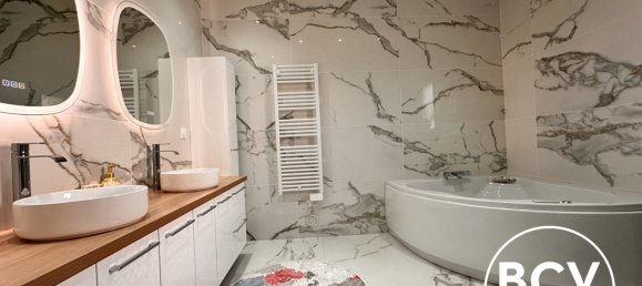 5 bedrooms House in Luisant, France No. 159673 17