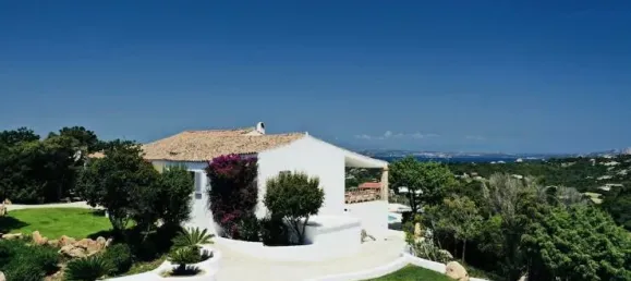 Villa de 4 dormitorios en Arzachena, Italy No. 64908 3