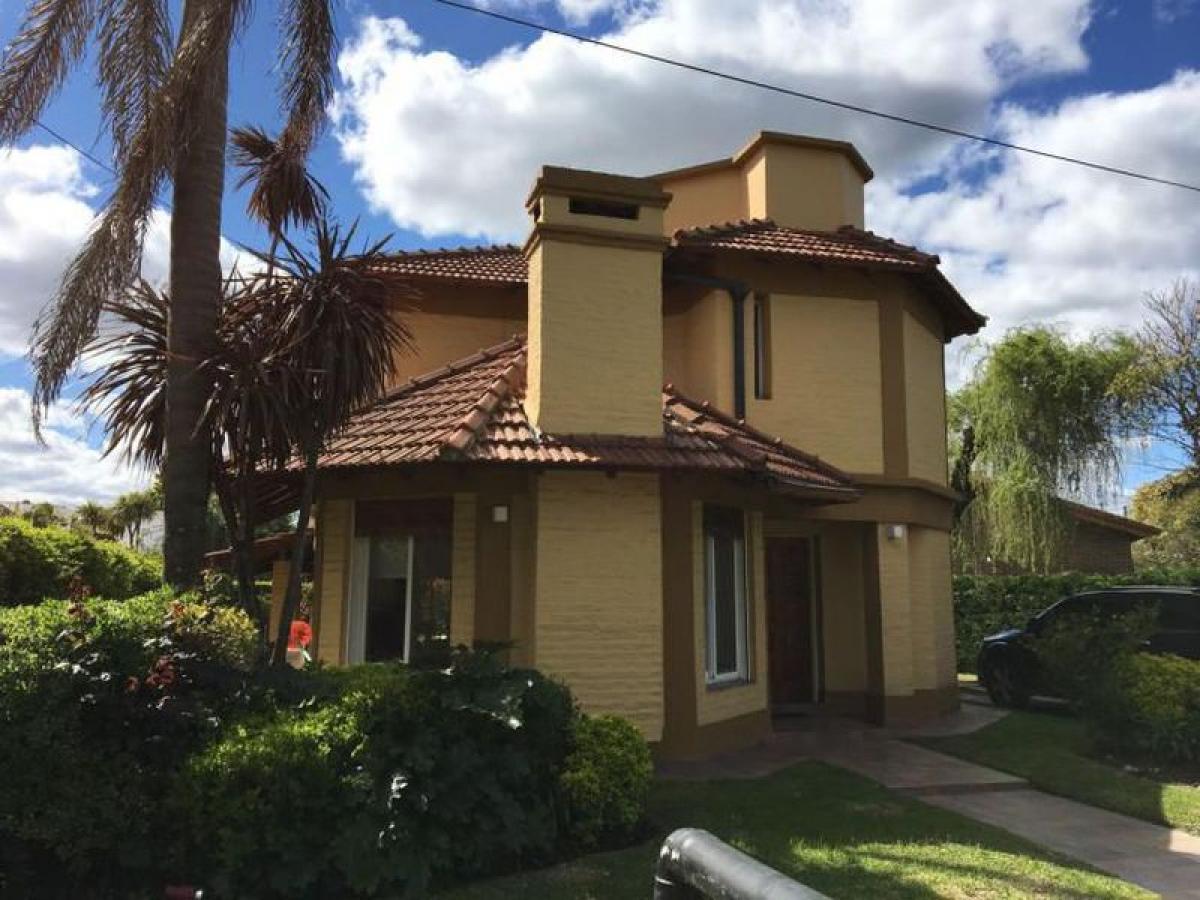 3 bedrooms Farm in Esteban Echeverria, Argentina No. 44751