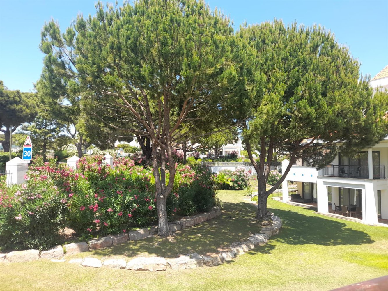 Apartamento de 2 dormitorios en Quarteira, Portugal No. 193780