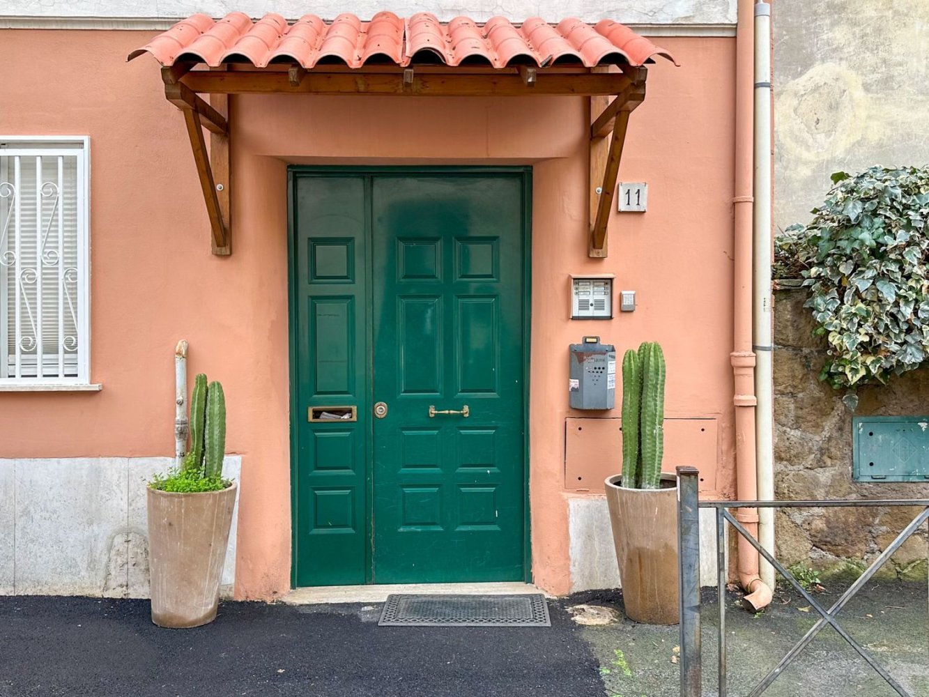 2 rooms Apartment in Rome, Italy No. 31183