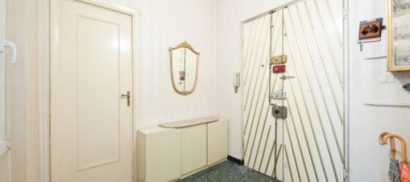 2 bedrooms Apartment in Genoa, Italy No. 381439 3