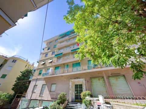 2 bedrooms Apartment in Genoa, Italy No. 381439