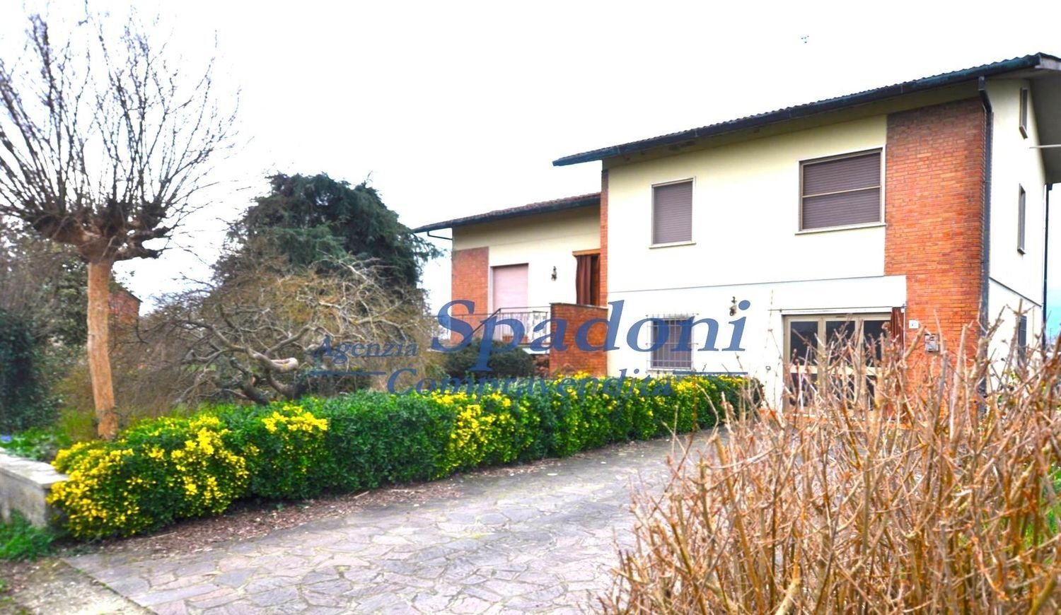 10 rooms Villa in Chiesina Uzzanese, Italy No. 75702