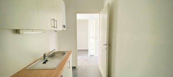 2 rooms Apartment in Favoriten, Austria No. 129407 3