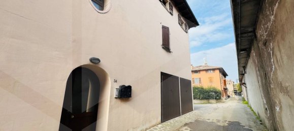 3 rooms Apartment in Calderara di Reno, Italy No. 19957 2