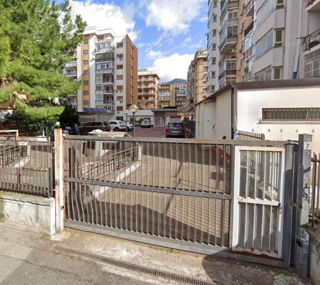 32m² Garage in Palermo, Italy No. 340741