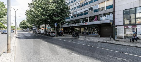 1550m² Commercial property in Lisbon, Portugal No. 111154 21