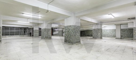1550m² Commercial property in Lisbon, Portugal No. 111154 2