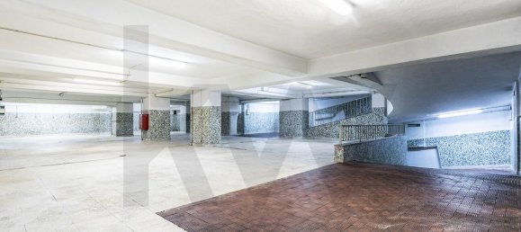1550m² Commercial property in Lisbon, Portugal No. 111154 14