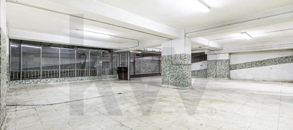 1550m² Commercial property in Lisbon, Portugal No. 111154 9