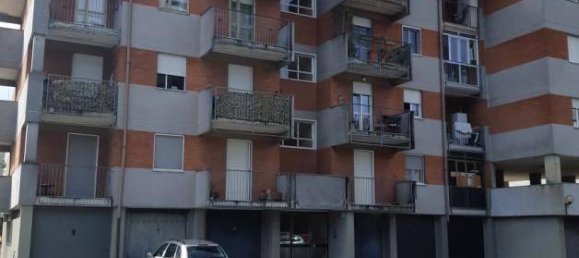 3 bedrooms Apartment in Varese, Italy No. 281684 4