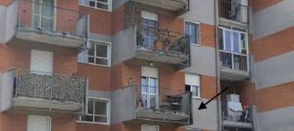 3 bedrooms Apartment in Varese, Italy No. 281684 2