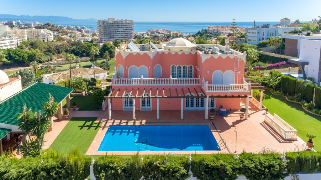 7 bedrooms Villa in Benalmadena, Spain No. 21548