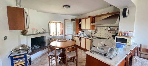 4 rooms Apartment in Pistoia, Italy No. 227249 6
