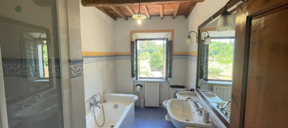 4 rooms Apartment in Pistoia, Italy No. 227249 12