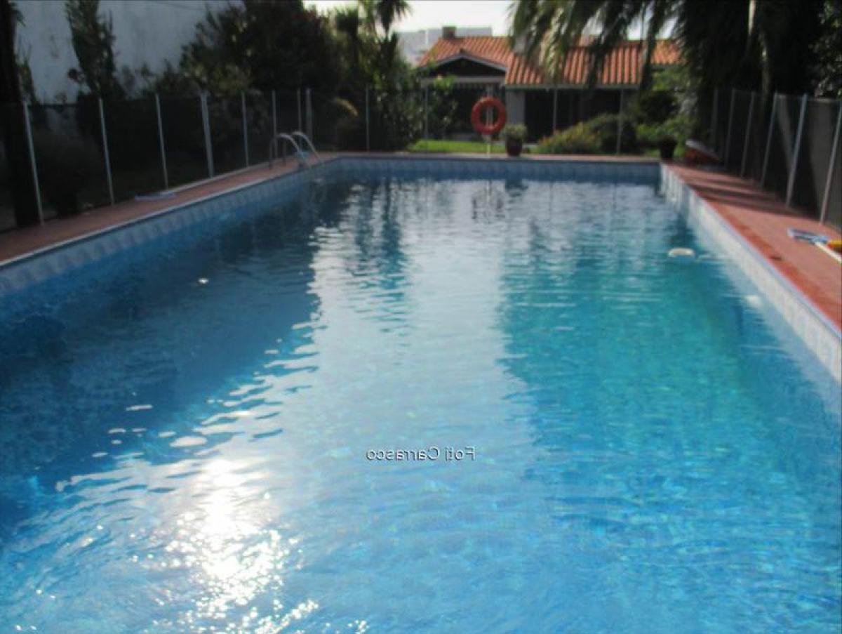 3 bedrooms House in Montevideo, Uruguay No. 10007