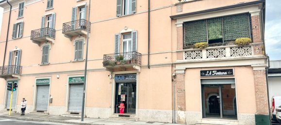 Edifício em Brescia, Italy 1600 m² N.º 281616 7