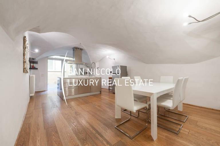 3 bedrooms Apartment in Florence, Italy No. 212679