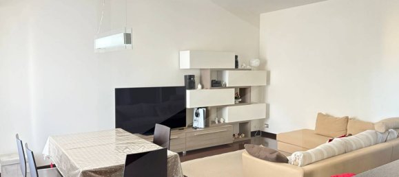 4 rooms Apartment in Bari, Italy No. 18645 5