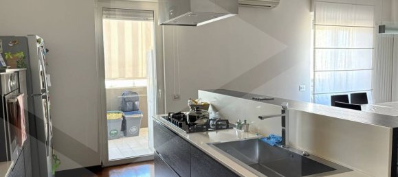 4 rooms Apartment in Bari, Italy No. 18645 4