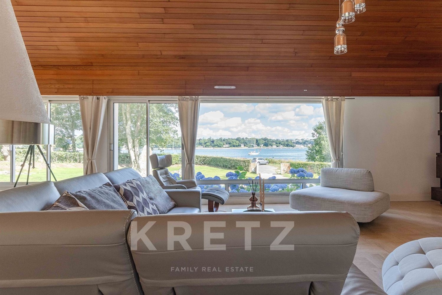 Casa de 5 dormitorios en Plougastel-Daoulas, France No. 280027