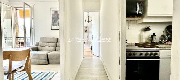 2 bedrooms Apartment in Paris, France No. 182770 3