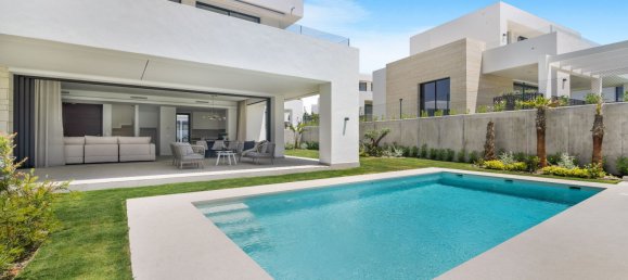 6 bedrooms Villa in Marbella, Spain No. 109018 12