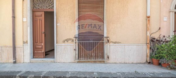 4 bedrooms House in Grammichele, Italy No. 330034 11