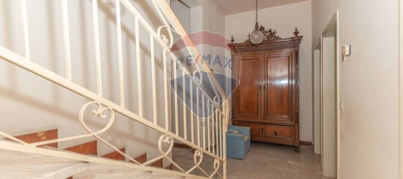 4 bedrooms House in Grammichele, Italy No. 330034 16