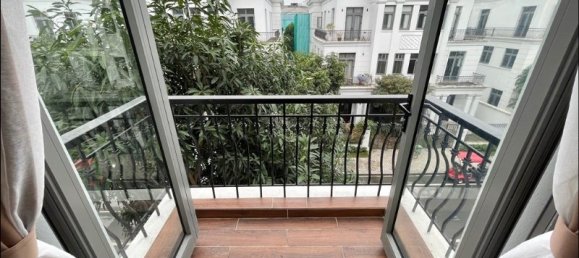 Villa de 4 dormitorios en Long Bien, Vietnam No. 604 15