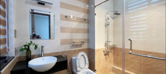 Villa de 4 dormitorios en Long Bien, Vietnam No. 604 8