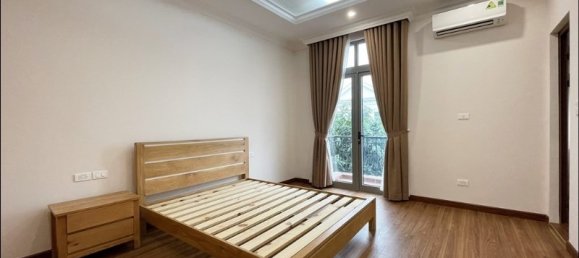 Villa de 4 dormitorios en Long Bien, Vietnam No. 604 10