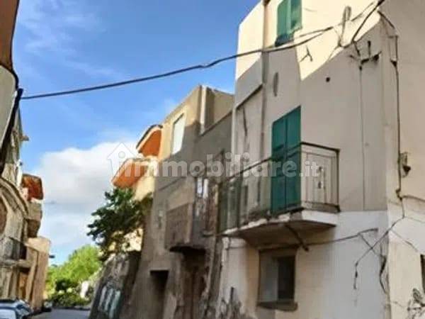Apartamento de 3 dormitorios en Barcellona Pozzo di Gotto, Italy No. 227529