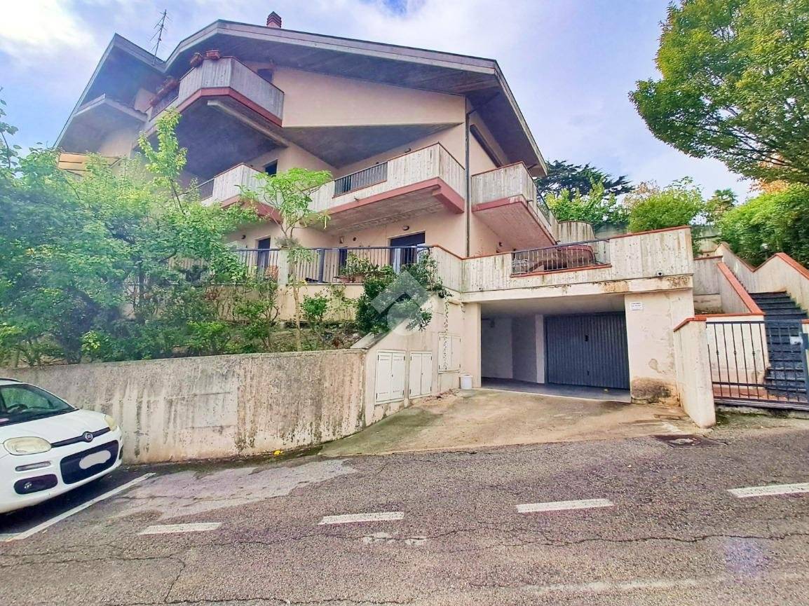 Квартира с 2 спальнями в Сильви, Италия № 154293