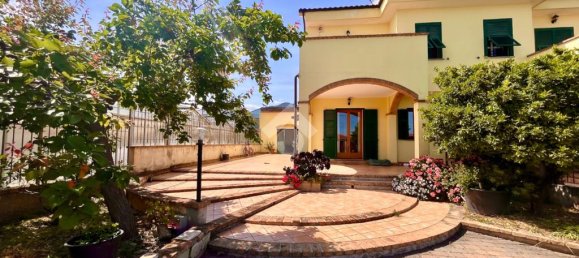 3 bedrooms Apartment in Albenga, Italy No. 381060 2