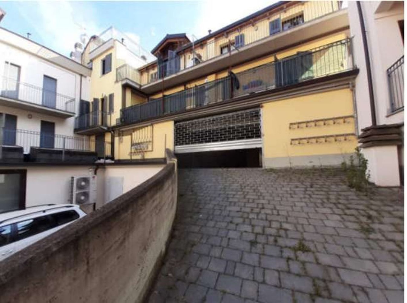 Garaje en Nizza Monferrato, Italy 21 m² No. 318585