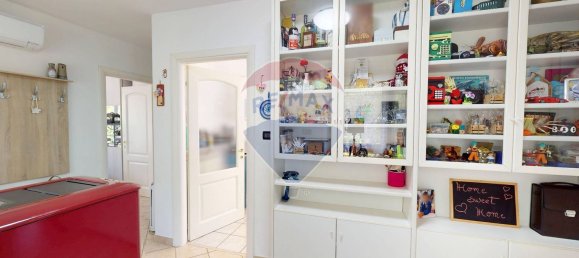 Квартира с 5 спальнями в Миньянего, Италия № 381463 20