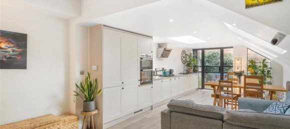 3 bedrooms House in London, United Kingdom No. 3558 3