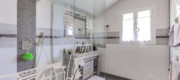 4 bedrooms House in La Queue-les-Yvelines, France No. 162012 5