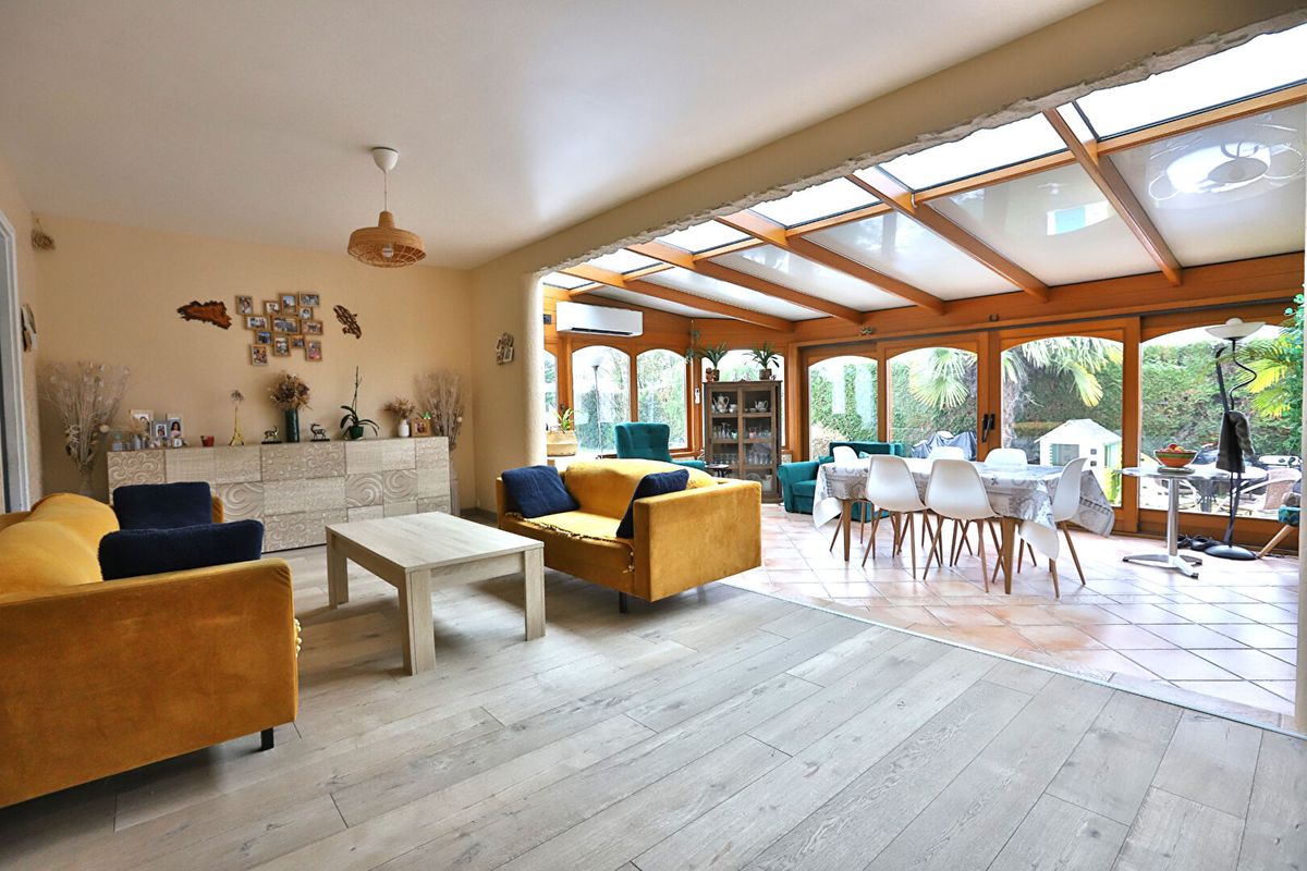 4 bedrooms House in La Queue-les-Yvelines, France No. 162012